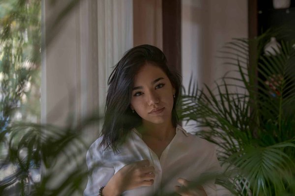 How to Style a Leather Skirt for a Night Out?